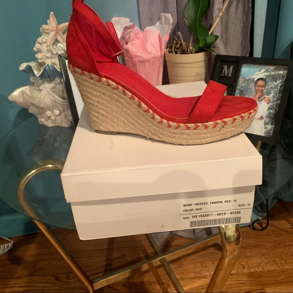 Wedge sandals
